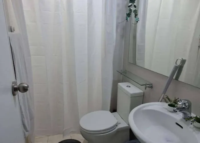 Azure Bicutan Maui G14 Tower Pool View Манила