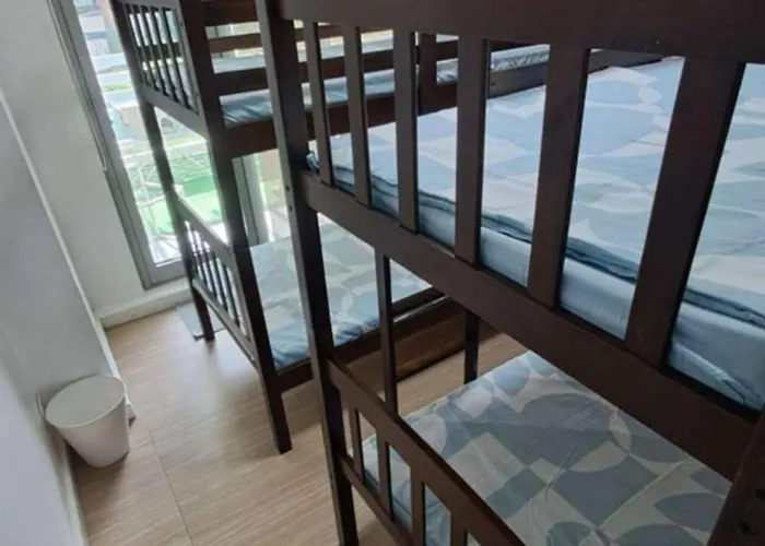 Апарт-отель Azure Bicutan Maui G14 Tower Pool View *