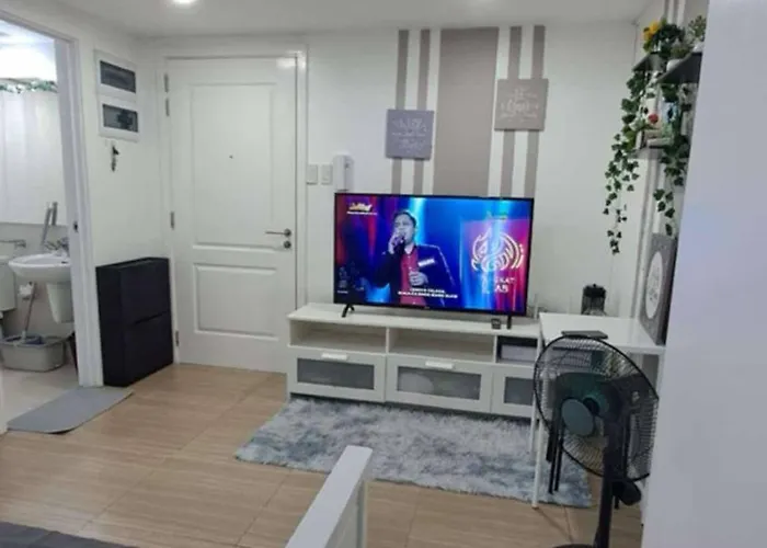 Azure Bicutan Maui G14 Tower Pool View Апарт-отель Манила